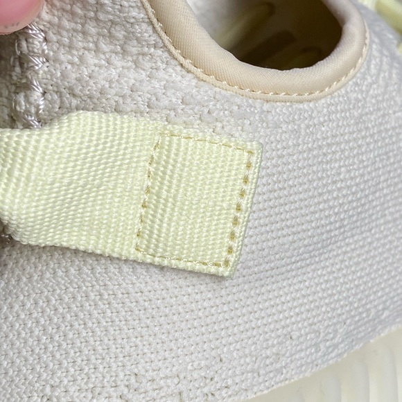 Yeezy Boost 350 V2 Butter 11 Deadstock NWT - Picture 8 of 13
